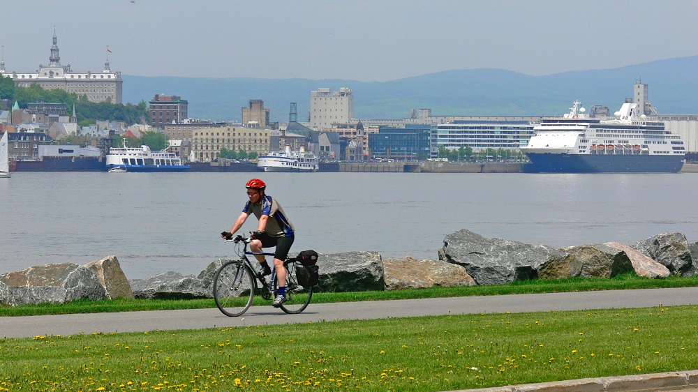The St. Lawrence by bike