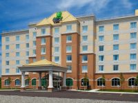 Holiday Inn Express & Suites Clarington-Bowmanville